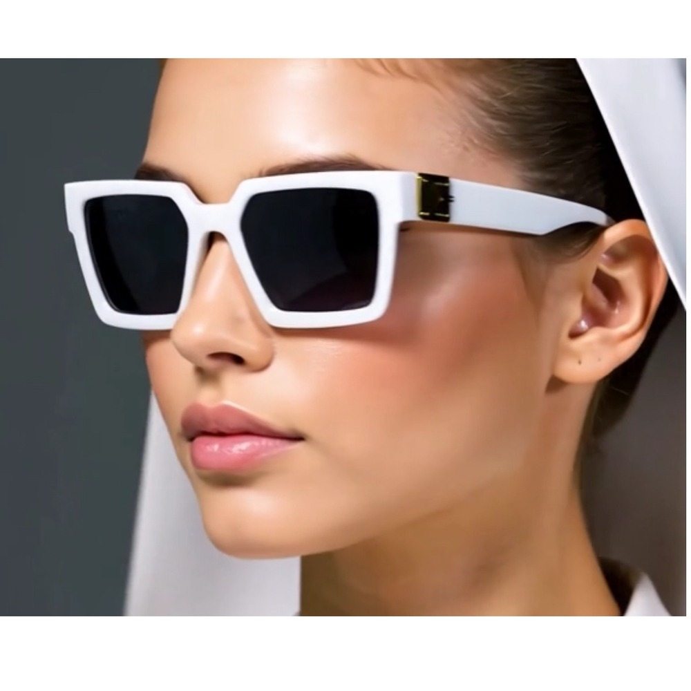 Women Square Sunglasses White Frame Fashion Trendy Sun Glasses Female Style 2026